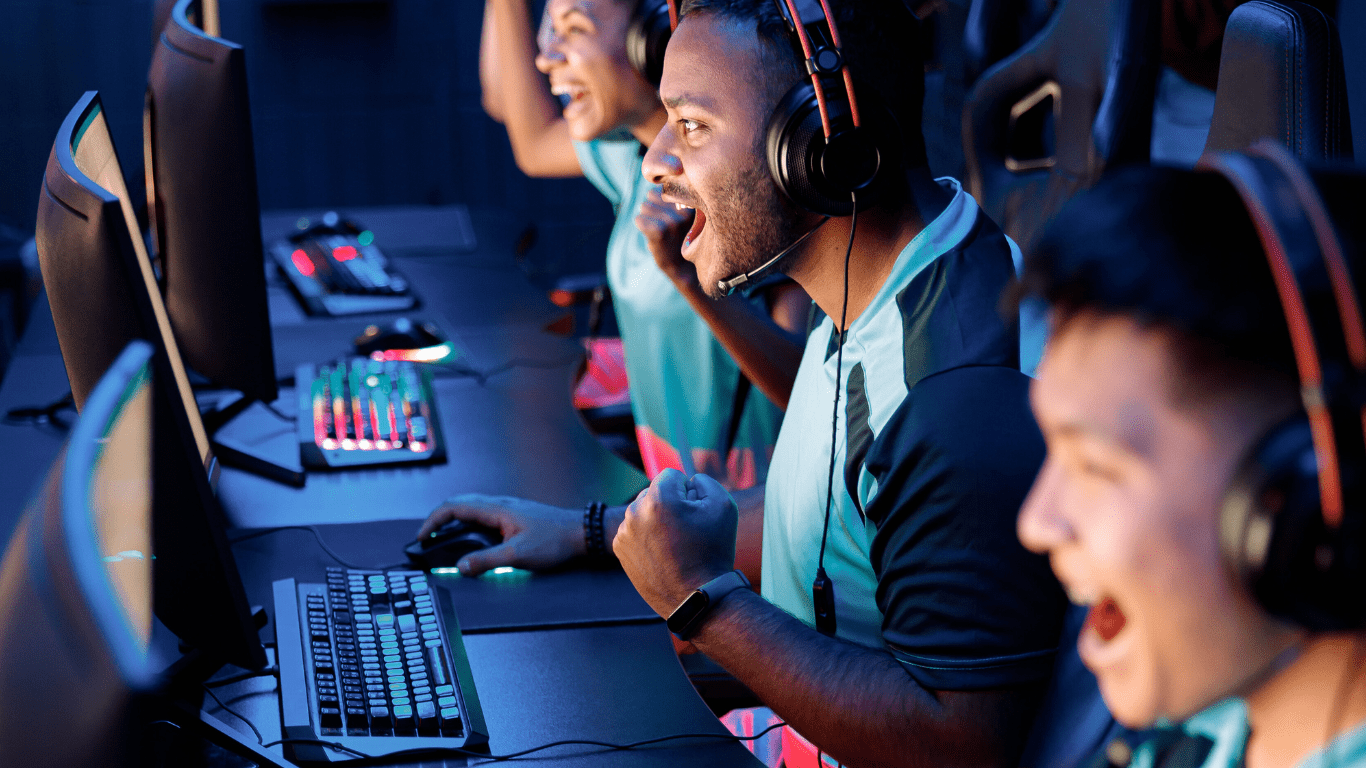 playing esports